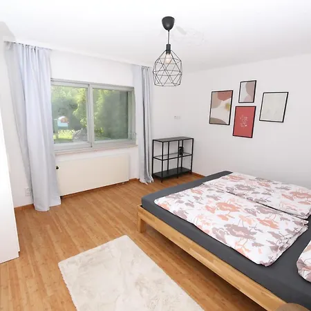 Moderne, Herzliche Und Grosse Mitten Im Naturpark