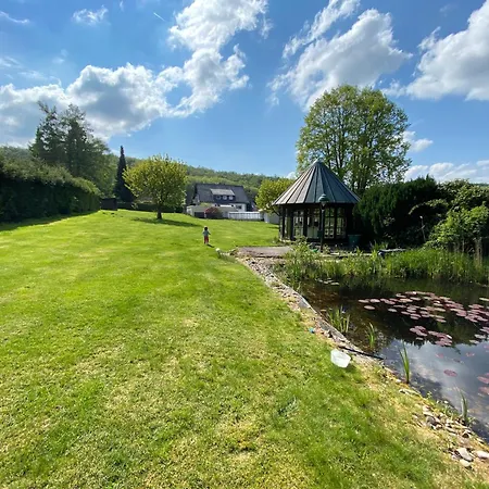 Moderne, Herzliche Und Grosse Mitten Im Naturpark