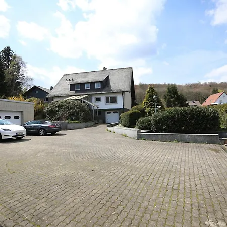 Moderne, Herzliche Und Grosse Mitten Im Naturpark