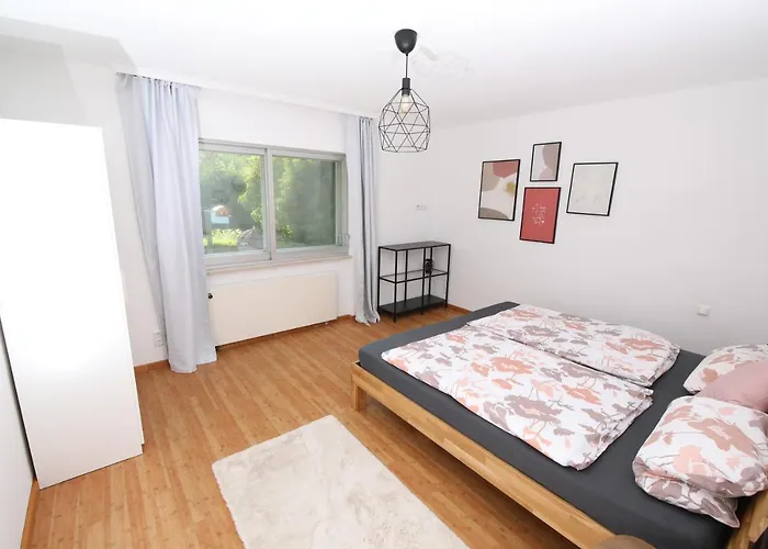 Moderne, Herzliche Und Grosse Mitten Im Naturpark